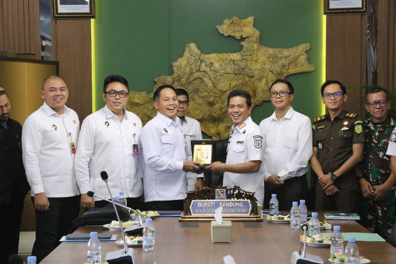 Kemenkopolkam Sebut Kabupaten Bandung Layak Jadi Percontohan Program MBG